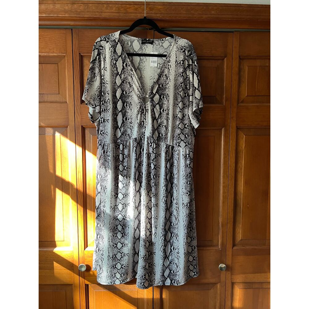 NWT Lane Bryant Women's Snake Skin Printed Fit & Flare Dress White/Black 22/24 - Picture 2 of 11